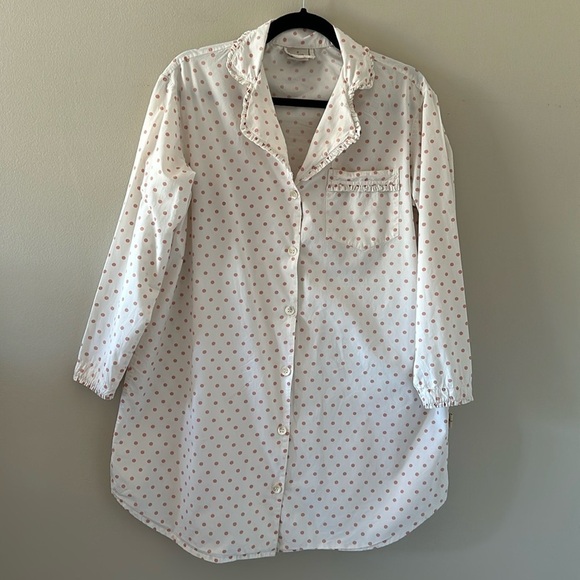 Taylor Linens Other - TAYLOR LINENS PINK & WHITE POLKA DOT RUFFLED COLLAR & TRIM NIGHT SHIRT SZ SMALL